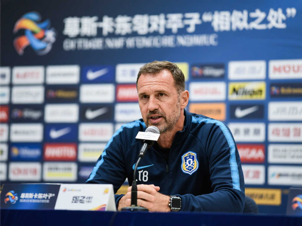 许多公众人 许多公众人